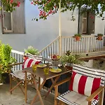 אורחן Stratos Artdeco House