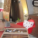 אורחן Stratos Artdeco House