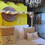 אורחן Stratos Artdeco House