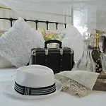 אורחן Stratos Artdeco House קאלאבסוס