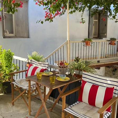 Inn Stratos Artdeco House