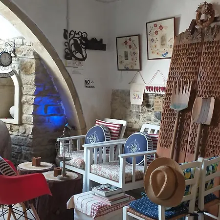 Stratos Artdeco House