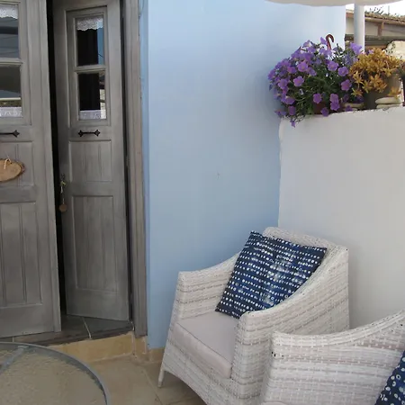 Stratos Artdeco House Inn 4*