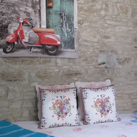 Stratos Artdeco House Inn 4*