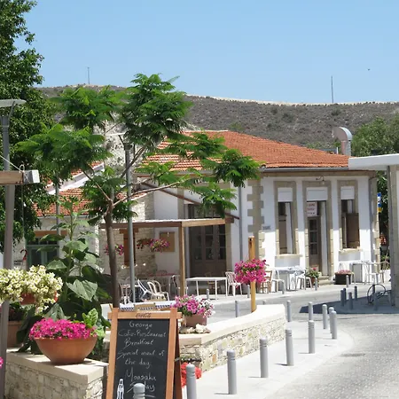 Stratos Artdeco House بيت ريفي 4*