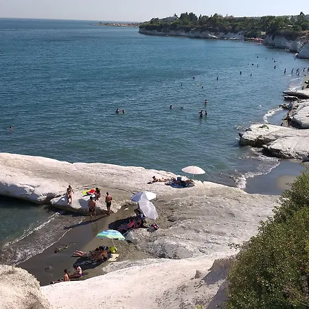 بيت ريفي Stratos Artdeco House