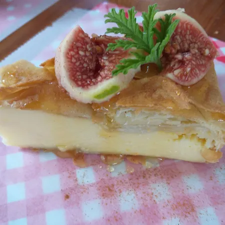 Stratos Artdeco House Inn 4*