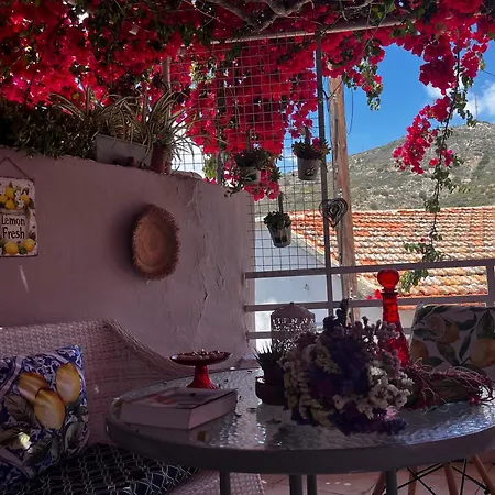 Stratos Artdeco House Han/Misafirhane 4*